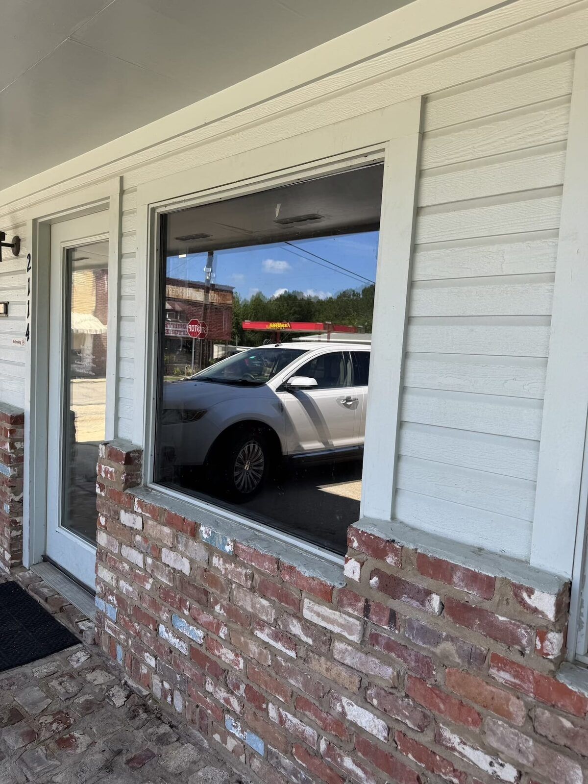 Completed glass project by Clearline Glass in the Jackson, MS metro
